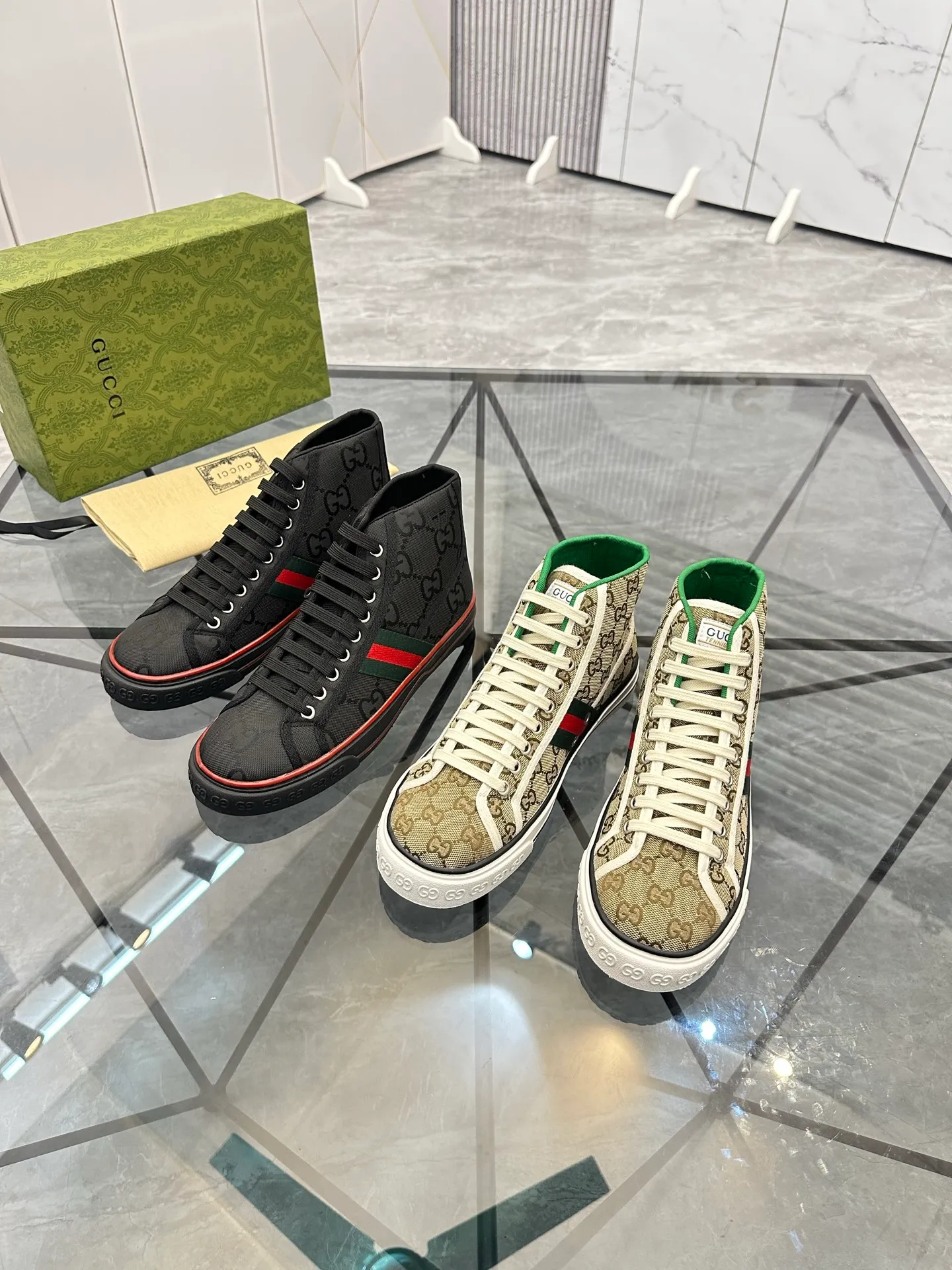 Men's shoes: 💰P420¥ Product trademark: Gucci* "Gucci*" high-top casual shoes Regular size: 38-44 (can be customized to 45.46.) Product materials: Original material from the upper counter, breathable lining, original outsole. Number: 661